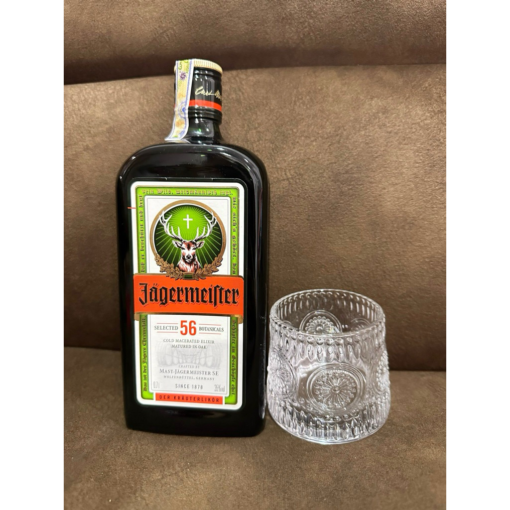 Bộ Jager gồm ( 1 chai Jager+ 1 ly đế xoay )