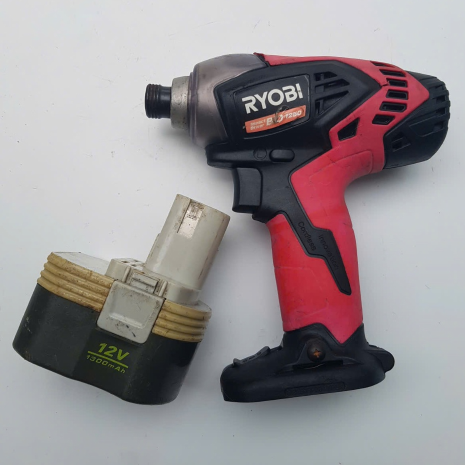 Bắn vít Ryobi: BID-1250 12v ( thân máy + vỏ pin )