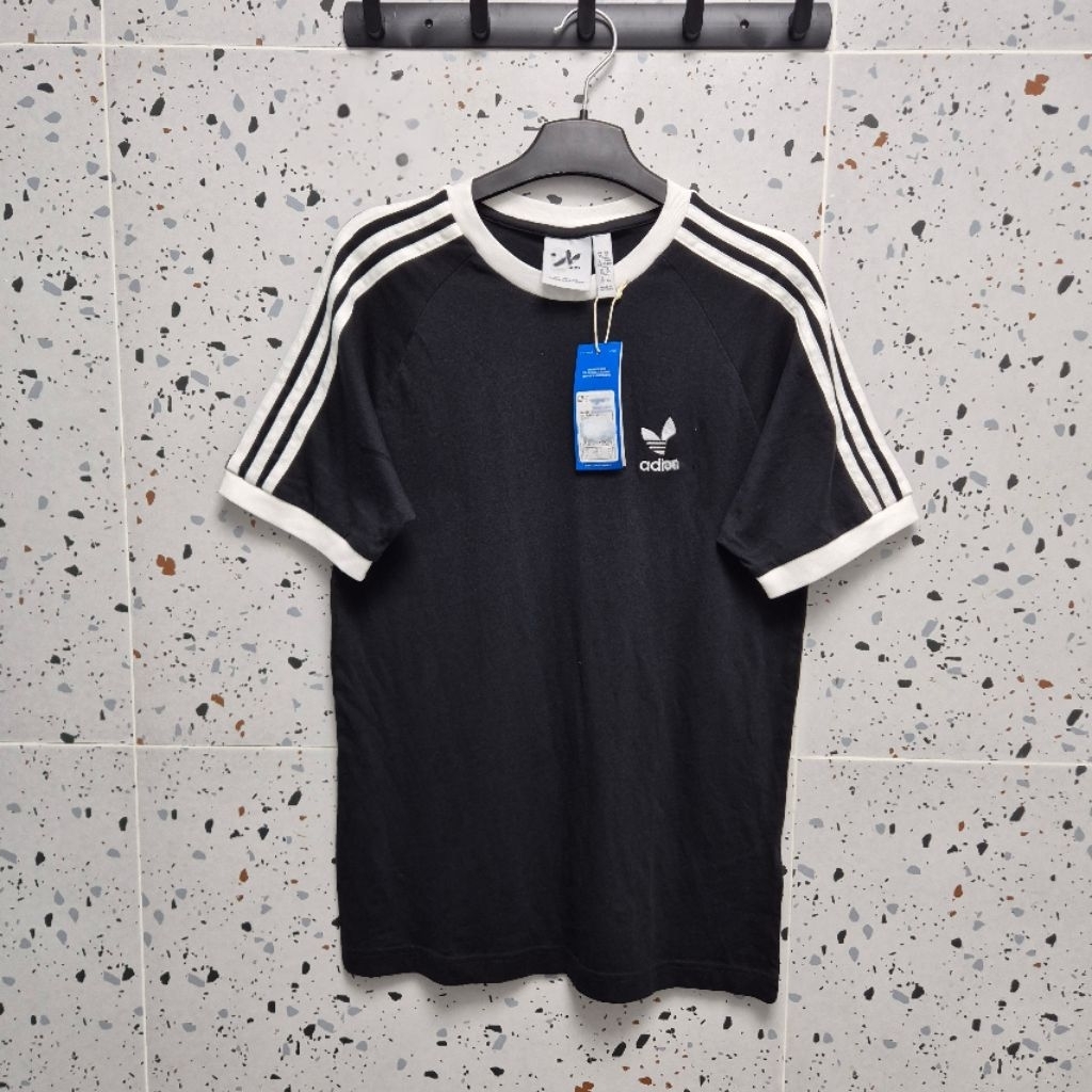 Áo thun Đen 3 sọc logo IA4845 FreshKicksVN store