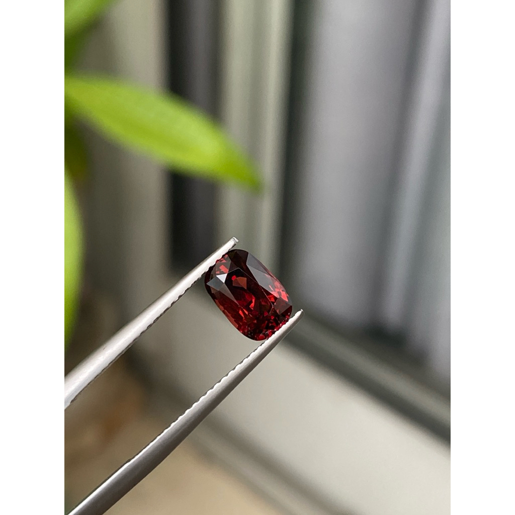 Spinel nâu đỏ