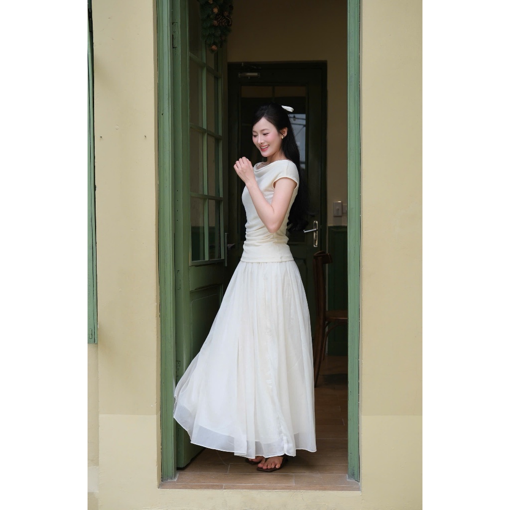 Set Áo Thun Lụa Cổ Đổ Phối Chân Váy Dài Xòe Tơ Xước Nhũ Cạp Chun Thanh Lịch cao cấp HERIN - HS08