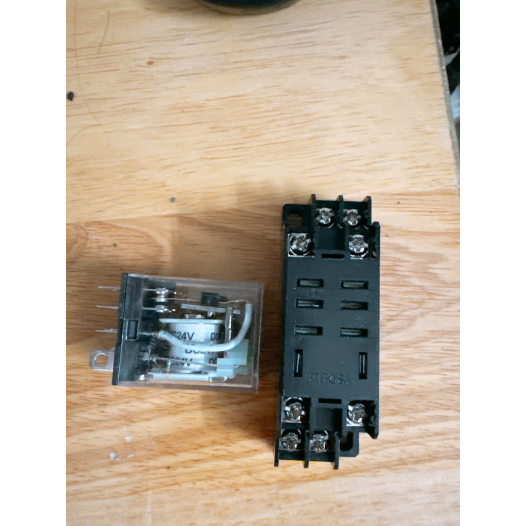 Rơ le LY2N-J (kèm đế), relay trung gian 8 chân dẹp lớn có đèn giá rẻ 12VDC, 24VDC, 220VAC
