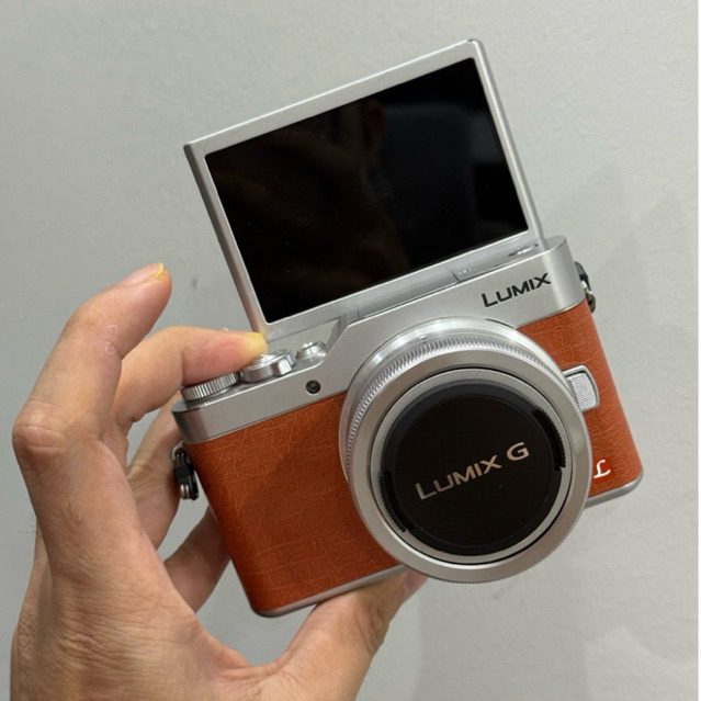 Máy ảnh cũ Panasonic Lumix gf9 kèm lens 12-32mm