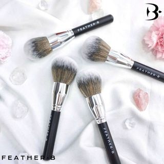 Feather B - M420 Cọ Phủ Phấn Bột Loose Powder