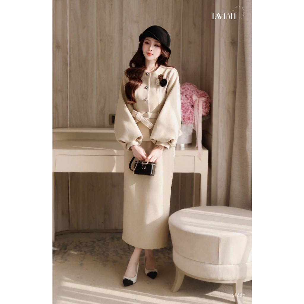 Set Dạ Beige Tay Bồng Lavish Design - Bộ Nữ Thiết Kế Cao Cấp Thanh Lịch Sang Trọng, Phù Hợp Trong Mọ