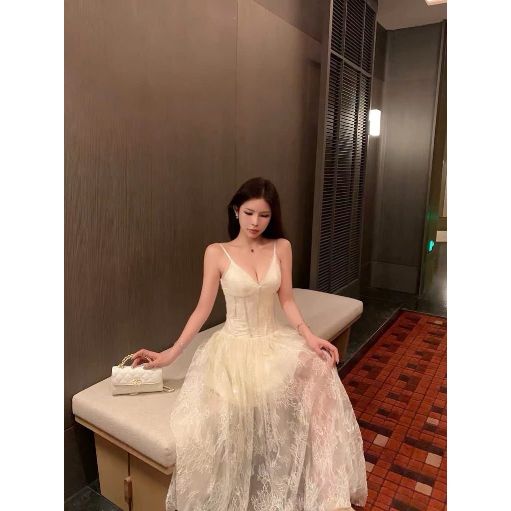 Đầm ren dáng xoè sang trọng 8021