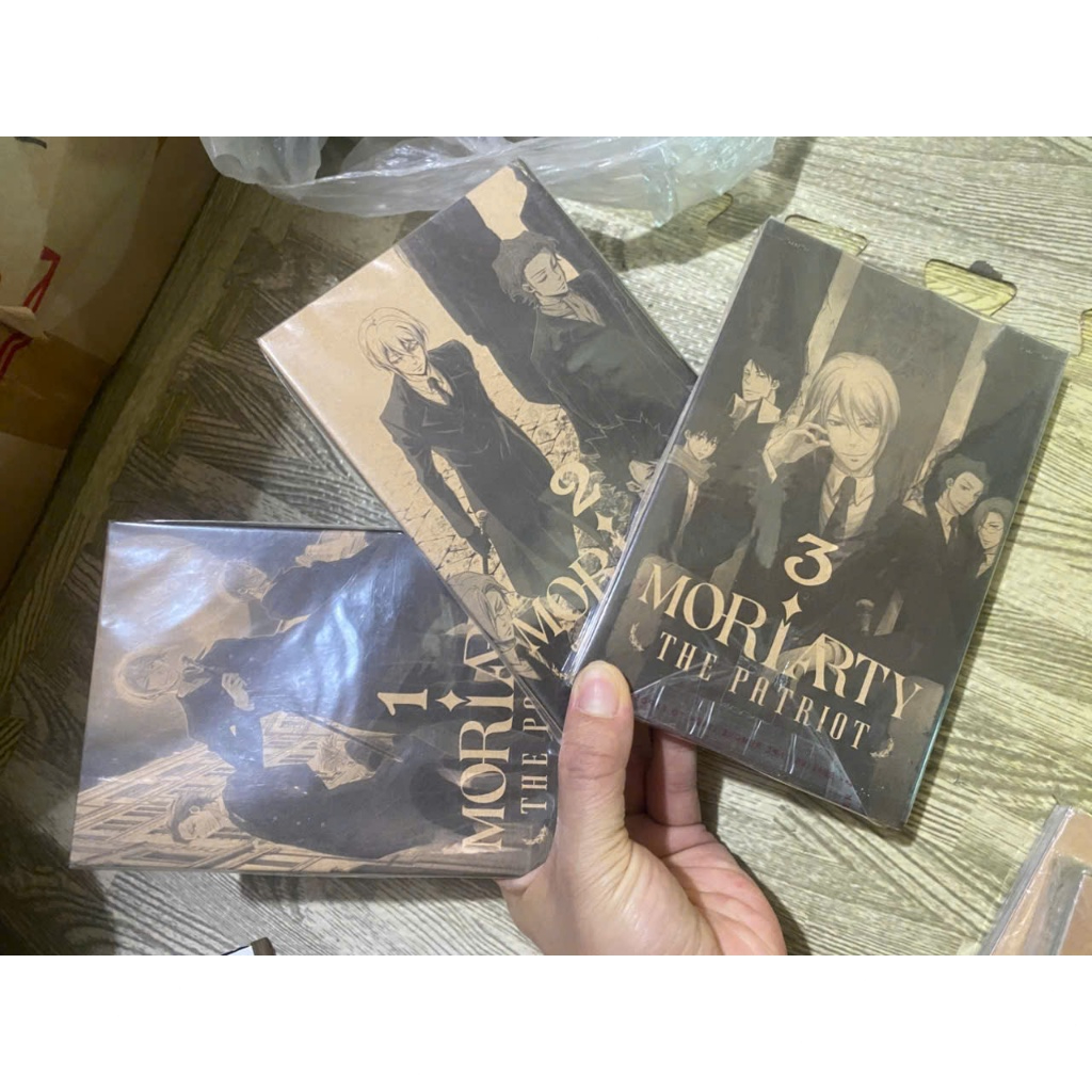 Bộ 3q vở Moriarty The Patriot tập 1,2,3 - Mori