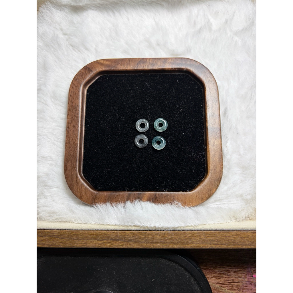 đôi charm donut ngọc phỉ thuý
