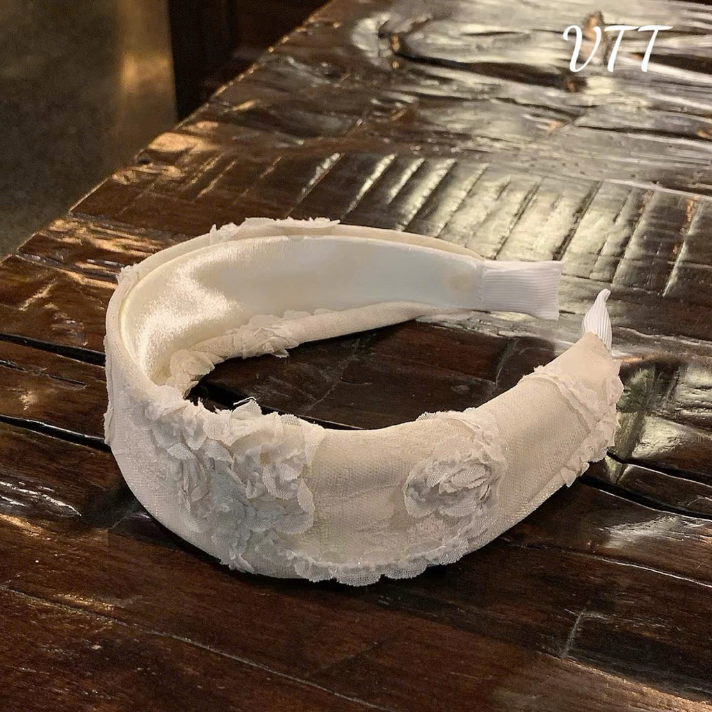 Bờm vải hoa nổi 3D cao cấp Chất liệu vải mềm mại, bọc satin cao cấp Hoa nổi 3D thủ công tạo điểm nhấ