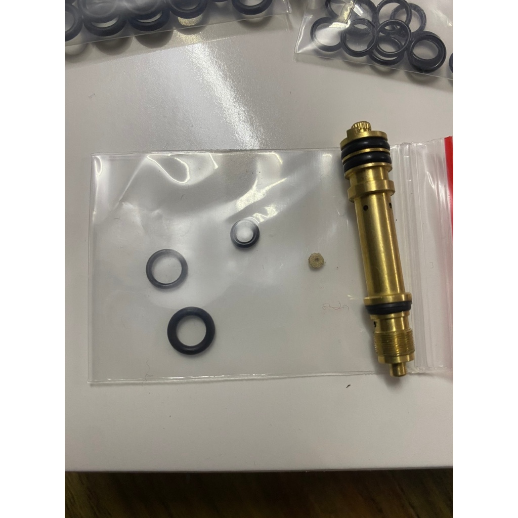 Bộ 4 Ron Dupont Cao Su thay thế trên ống Điều Chỉnh Gas bật lửa Dupont L2