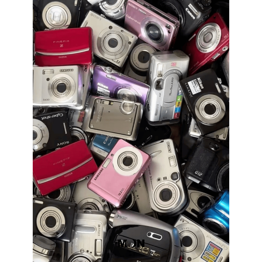 Xác máy ảnh digital cổ, máy film cổ không đảm bảo hoạt động (mẫu ngẫu nhiên random)