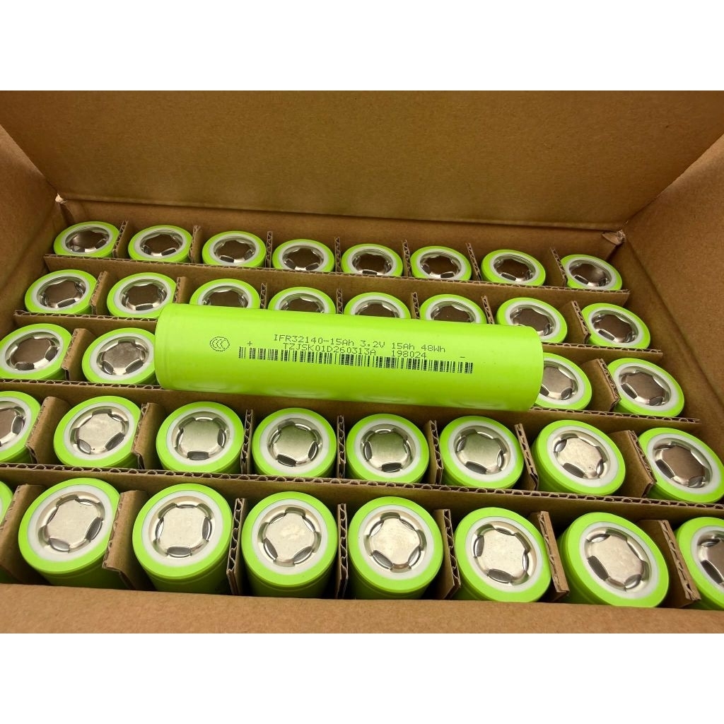 32140 mới 100# dung lượng 15ah tặng kèm khung