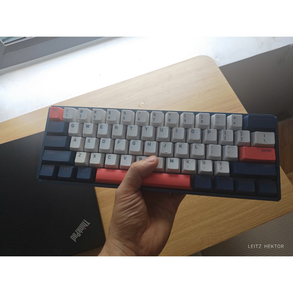 Bàn phím cơ IQUNIX F60 ( Cherry blue) Vỏ hợp kim nhôm (màu Coral sea)