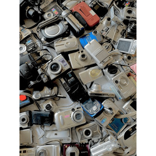 Xác máy ảnh digital cổ, máy film cổ không đảm bảo hoạt động (mẫu ngẫu nhiên random)