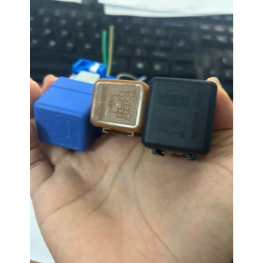 Combo 10 Rơ le NISSAN 4 chân, 5 chân ,6 chân 12v kèm đế.