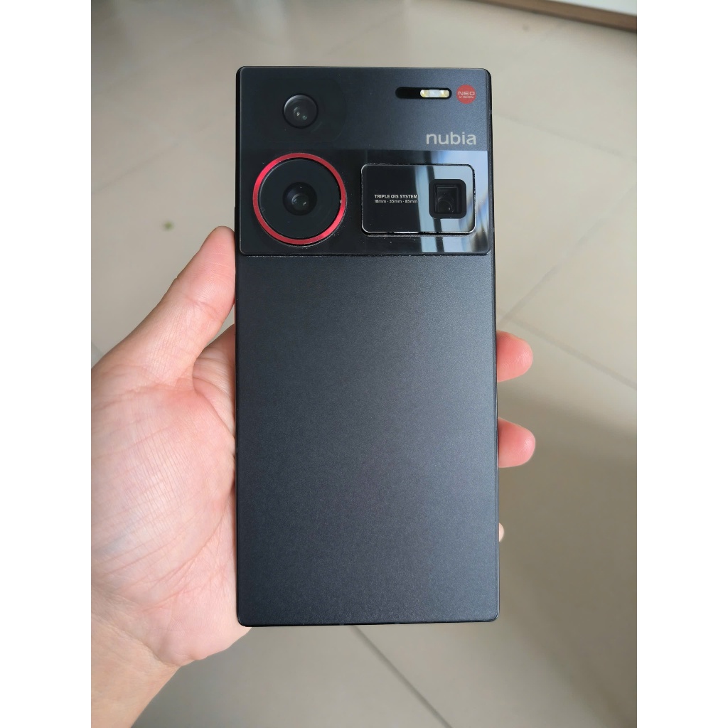 Nubia Z60 Ultra - Snapdragon 8 Gen 3, Pin 6000mAh