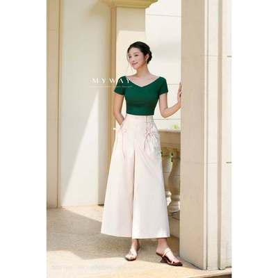 Áo Kiêu Dáng Ôm Công Sở Nữ My Way Cổ V Bẹt Vai Họa Tiết Kẻ Cao Cấp 6MAT285