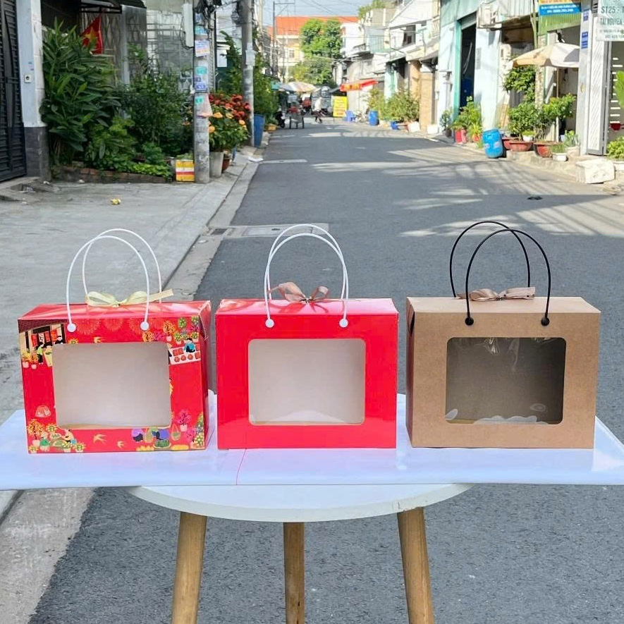 Combo 10 cái - Hộp giấy có kính Mika KHANG BOX đựng bánh mứt ,Thực phẩm – khô gà, 2 hủ nhựa 1,5 lít,