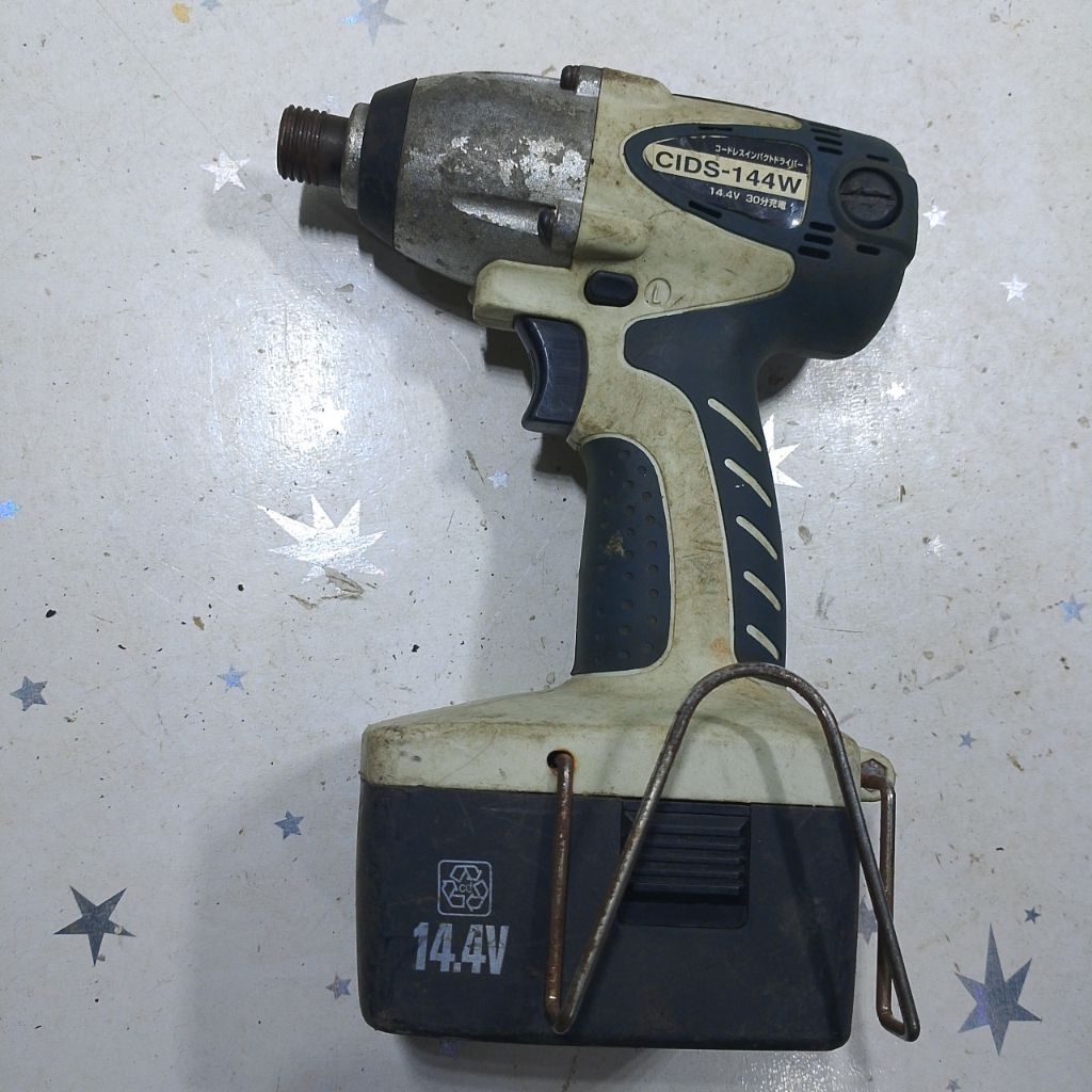 máy bắn vít bãi Nhật  cids 14,4v