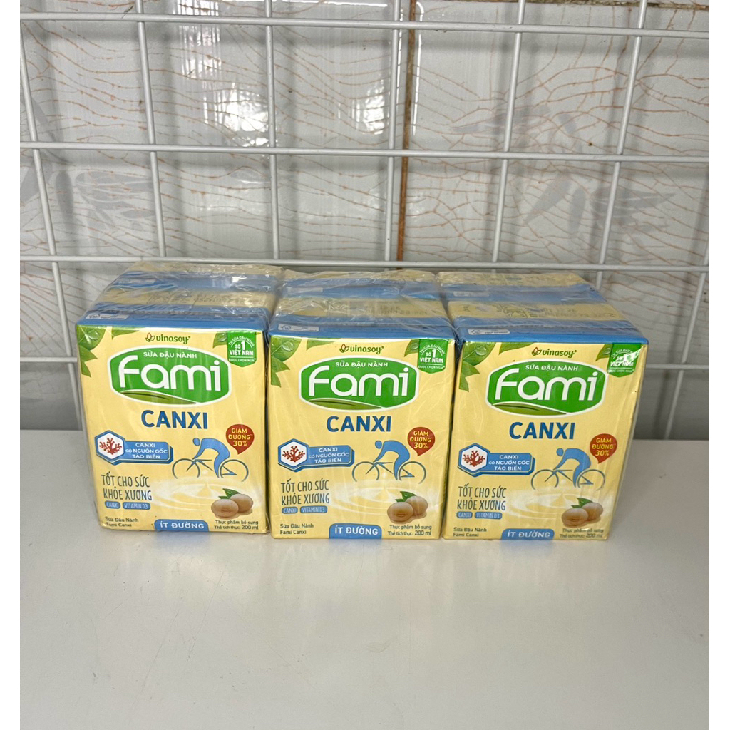 Sữa đậu nành Fami ít đường 1 lốc 6 hộp