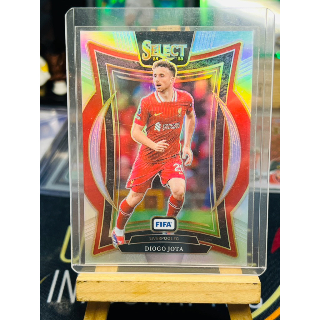 Thẻ bóng đá Diogo Jota Liverpool Terrace Refractor Panini Select 2024/25