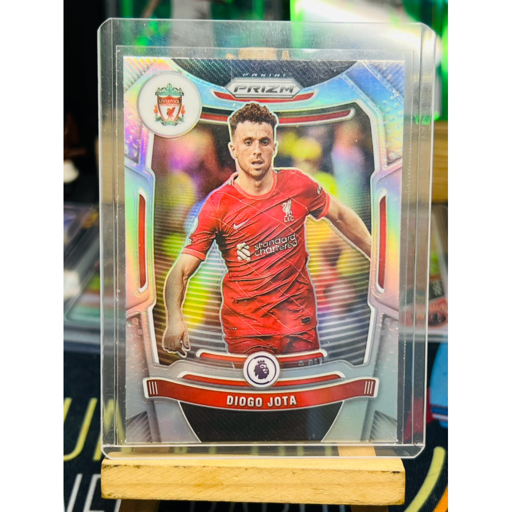 Thẻ bóng đá Diogo Jota Liverpool Refractor Panini Prizm EPL 2021/22