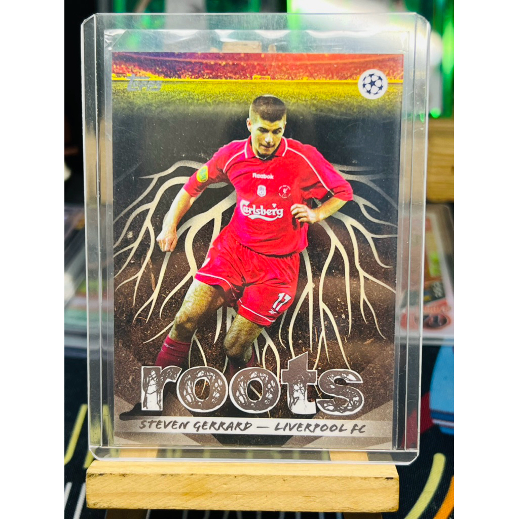 Thẻ bóng đá Steven Gerrard Liverpool Roots Topps UCC 2025/26