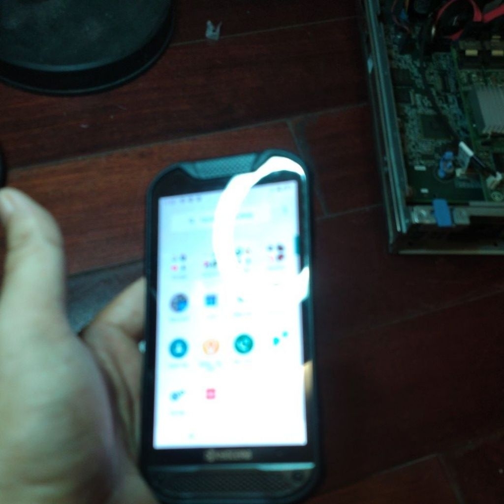 Kyocera E6910 – Điện thoại siêu bền chuẩn Nhật
