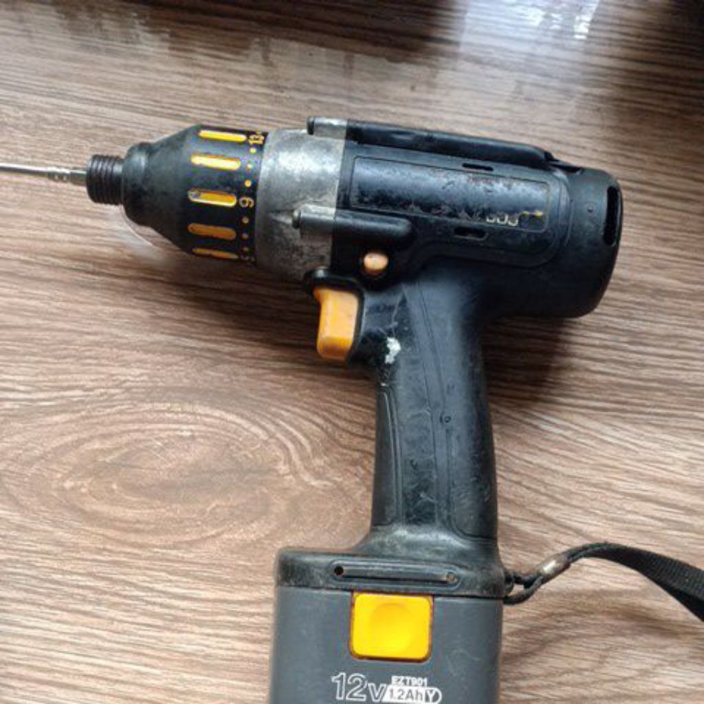Máy bắn vít National EZT600 12V nhật bãi tặng vỏ pin rin