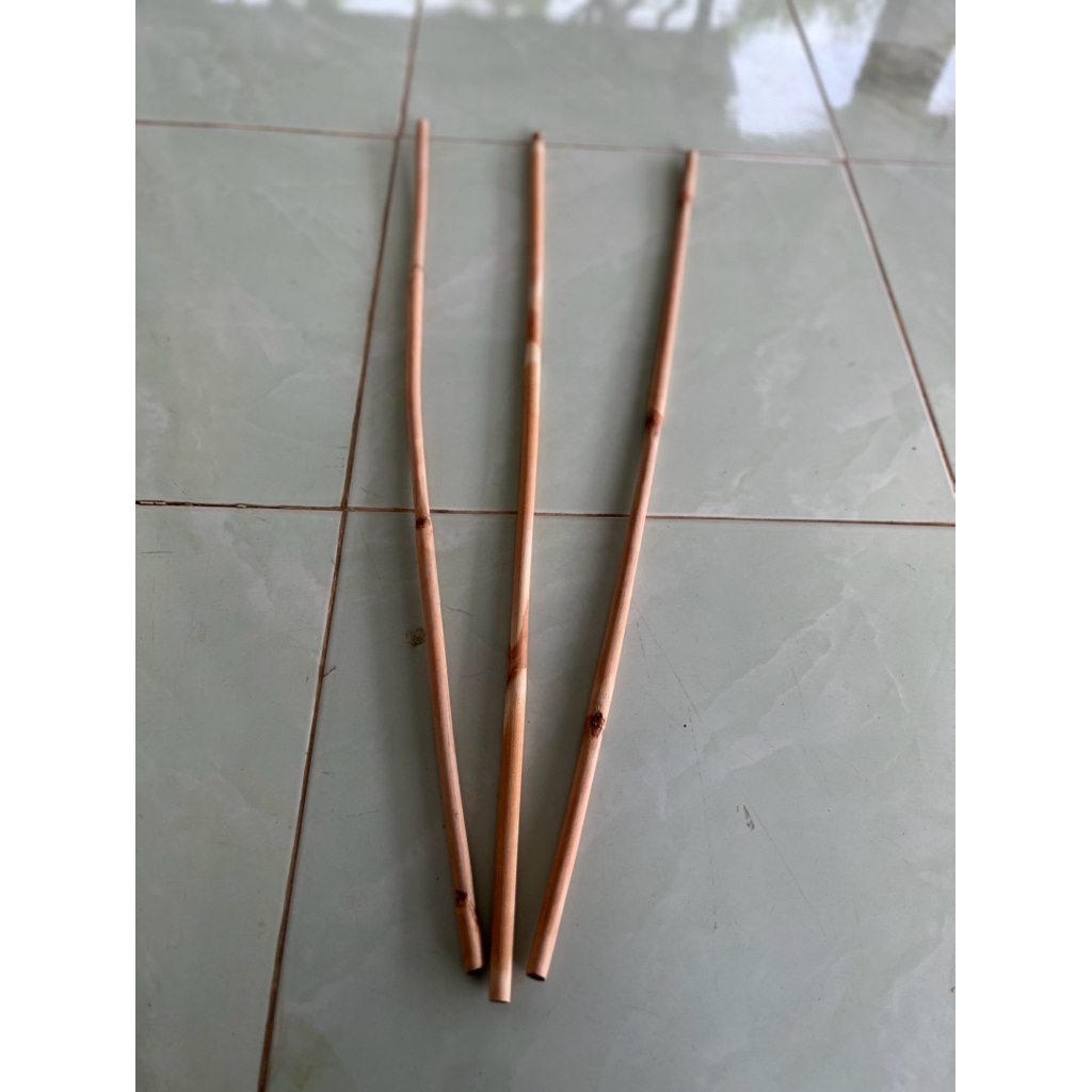 Combo 3 cây roi mây khi mua được tặng 1 cây