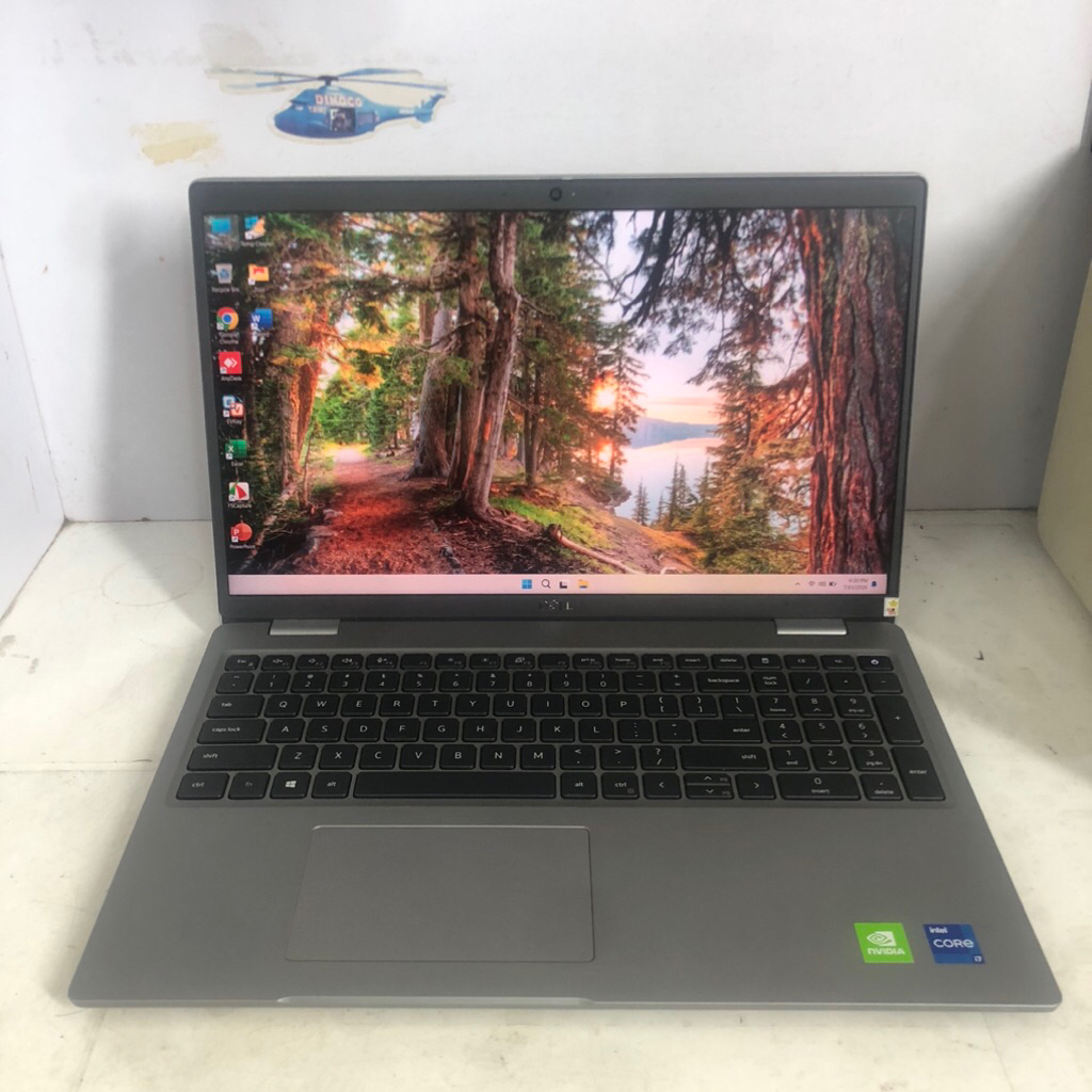Máy Laptop Dell Latitude 5520 Core i7 1185G7, 8GB RAM, 256GB SSD, VGANVIDIA GeForce MX450 (2GB), 15.