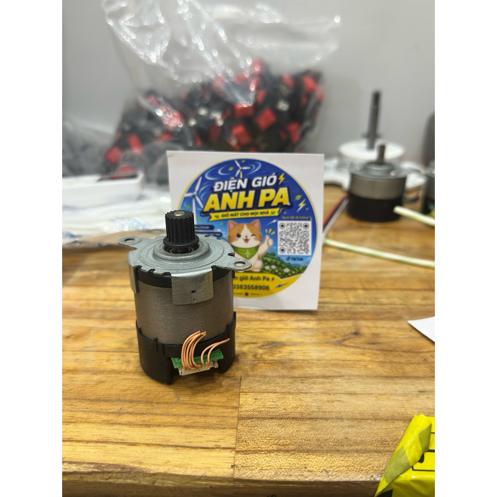 Động cơ  không chổi than 12v - 21V (Nidec)