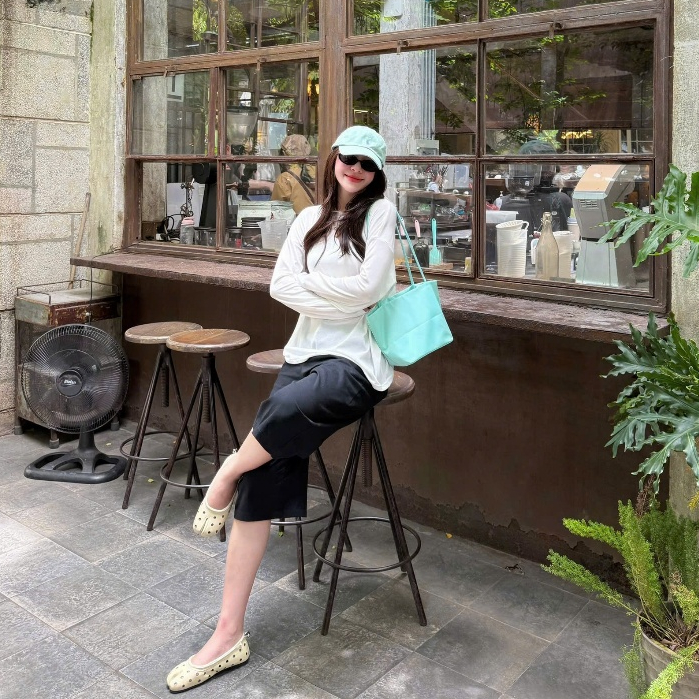 (TẶNG ÁO QUÂY) Set áo thun giấy mỏng tay dài oversized rộng phủ mông A187.02 Daily Top | BigBuy360 - bigbuy360.vn