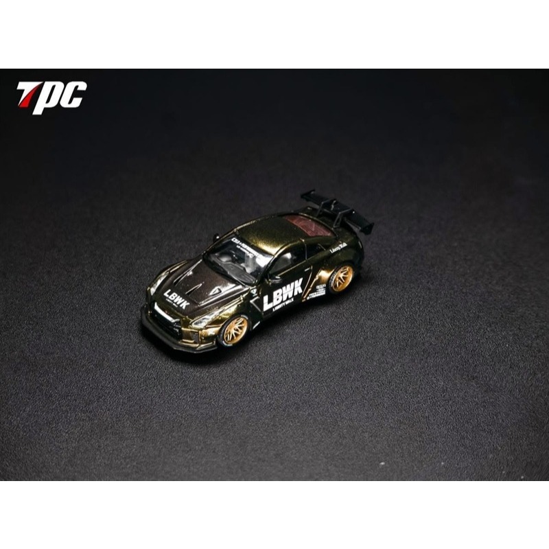 Mô hình xe Nissan GT-R35 LBWK Custom Edition Midnight Blue Chameleon 1:64 TPC model OT64792B