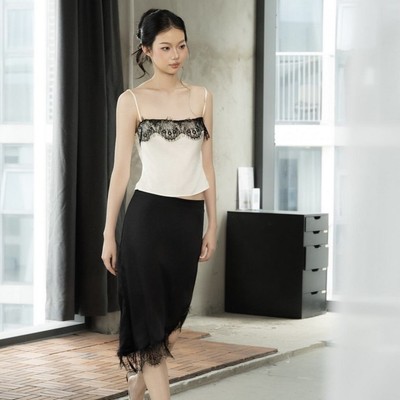 Set áo lụa kèm chân váy xéo tà phối viền ren thời trang sang trọng Callene