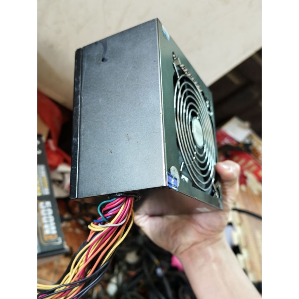 HuntKey Nguồn Green Power LW-6500HG 500W Công Suất Thực 500W nguồn còn mới 99% gần như chưa có bụi.