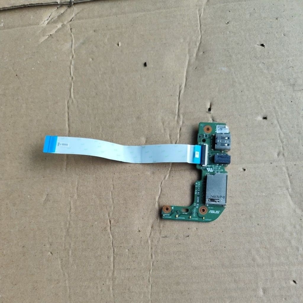 bo nhỏ đầu USB và âm thanh kèm cộng cáp  laptop Asus X555U /X555UJ đang xài tháo bán