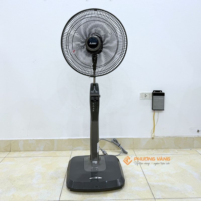 Quạt đứng Mitsubishi LV16-RB CY-GY màu xám đậm, Thái Lan, có remote, hẹn giờ, BH hãng 1 năm (thay th