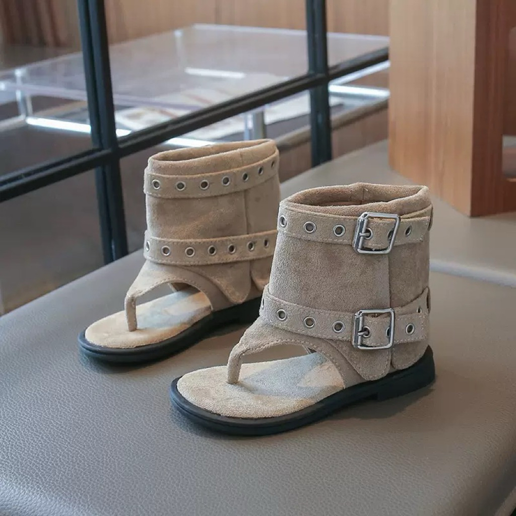 Boot xỏ ngón cho bé