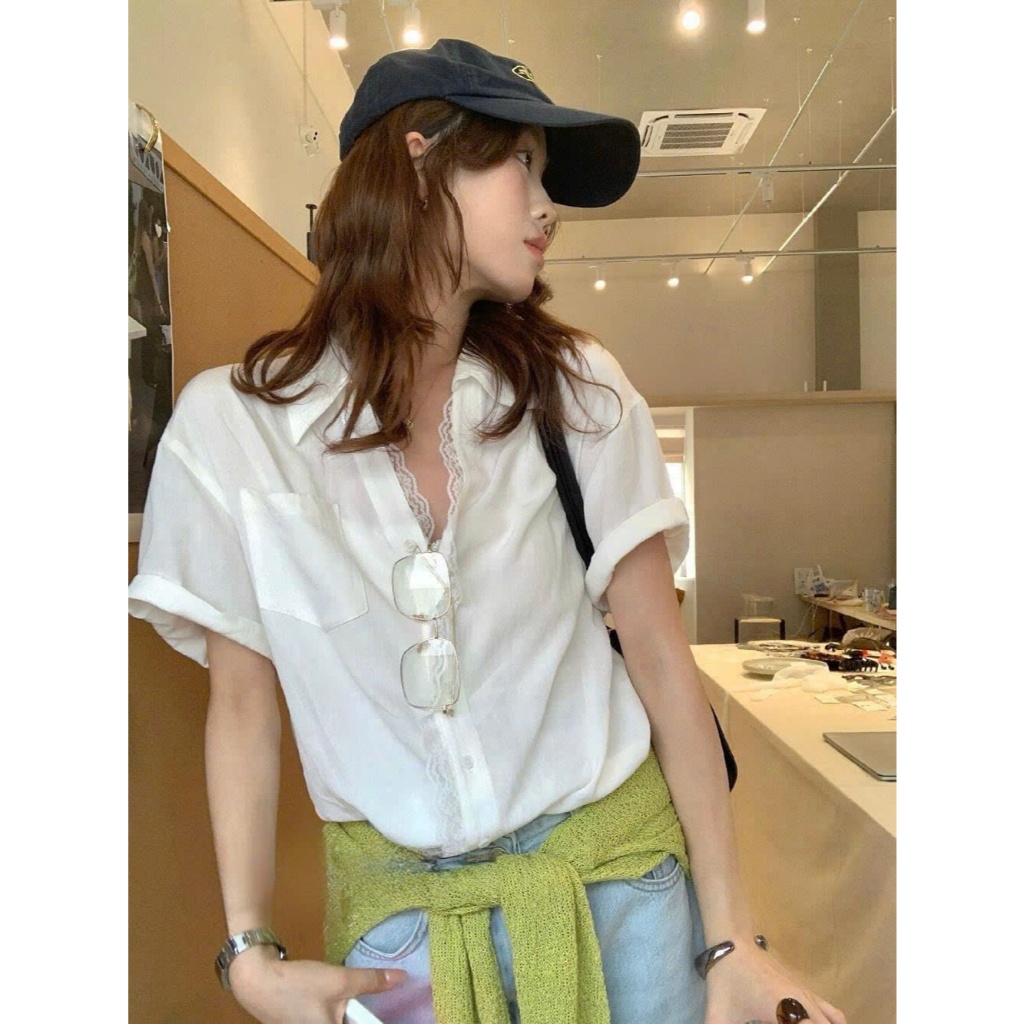 Áo sơ mi cộc tay cổ đức phối ren dọc khuy chất đũi hàn by Cimie Closet
