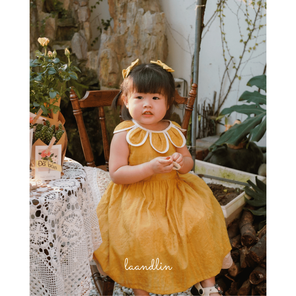 Mimosa Dress - LAANDLIN - Váy Đầm Màu Vàng Cổ Hình Bông Hoa Xinh Xắn Cho Bé Gái