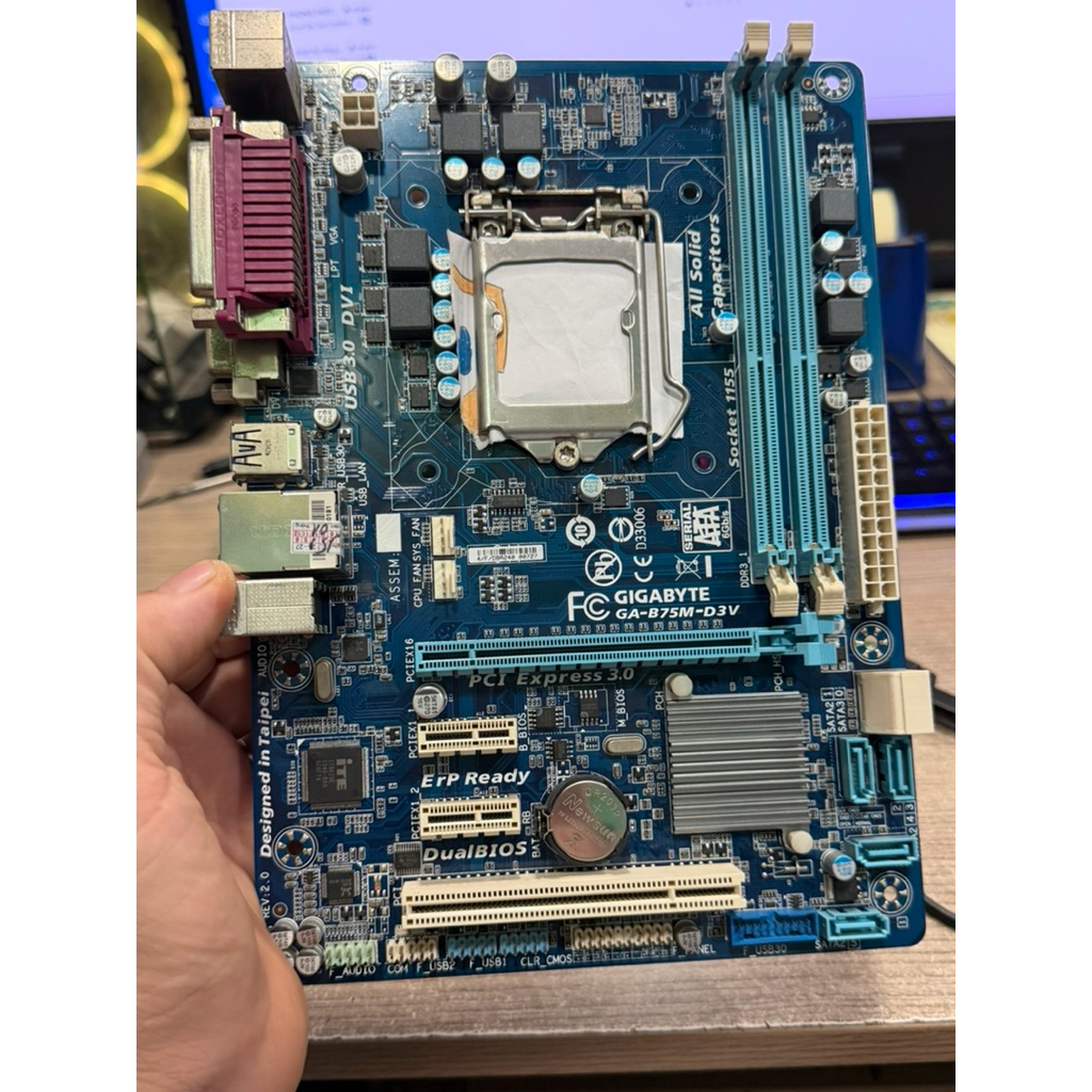 Mainboard Asus, Gigabyte B75 socket 1155