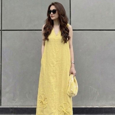 Đầm suông dài chất đũi nhẹ mát đính hoa màu vàng xinh xắn Callene (L3053)