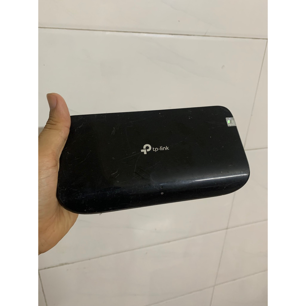 Switch TP-Link 8 port Gigabit hoạt động tốt