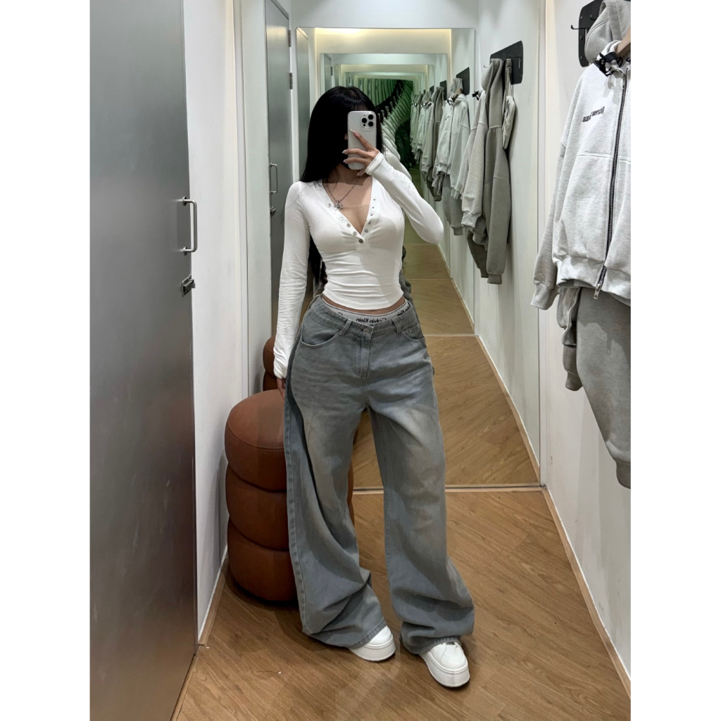 [ 𝐁𝐑𝐈𝐆𝐇𝐓 𝐅𝐈𝐓𝐒 ] Set áo tay dày đính nút bấm cổ V xẻ - Jeans Xanh nhạt form RỘNG siêu DÀI [ ĐỌC KỸ MÔ