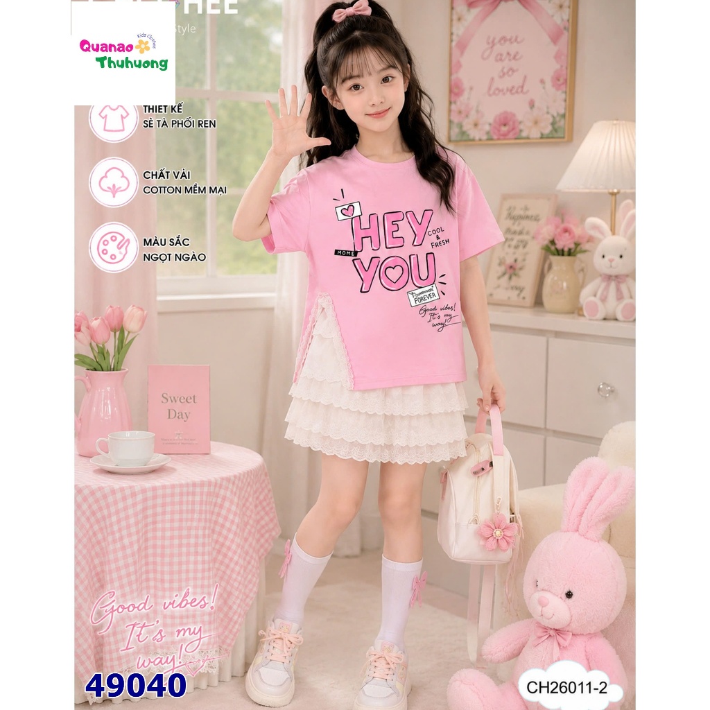 Set ChoHee áo hồng Hey You, chân váy tầng trắng