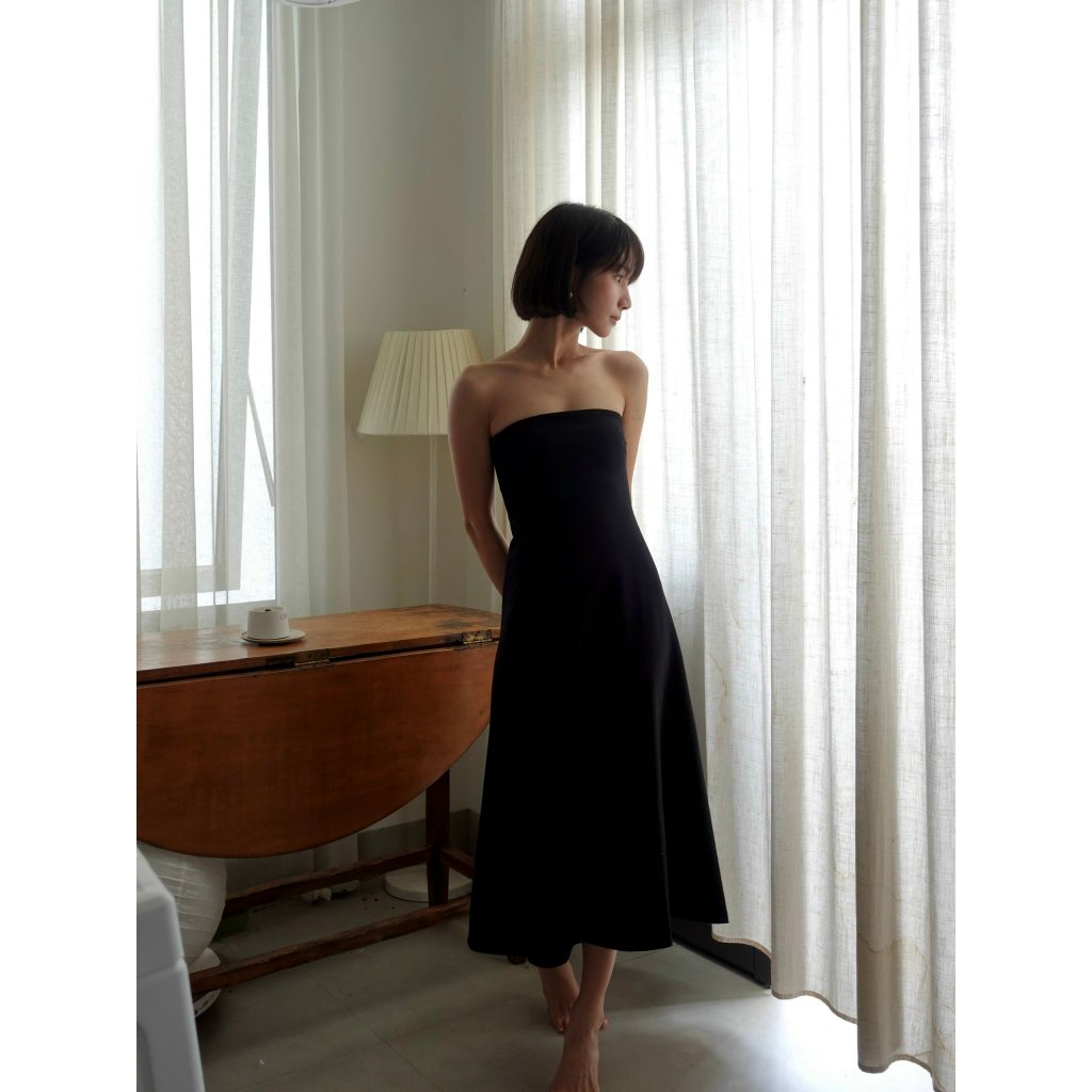 Đầm ống dáng xoè Tube Midi Dress - Ore.wardrobe