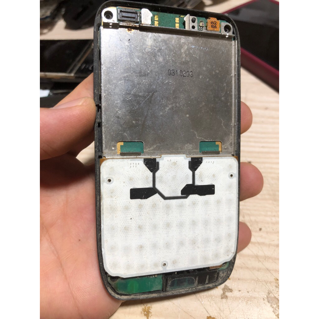 Xác main Nokia E63 còn lại như hình, cho ae lấy đồ