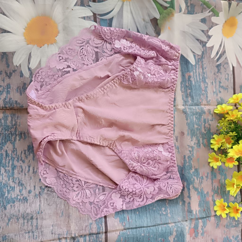 18-7, quần chíp lụa ren size m, bán 39k, khách mua chat shop