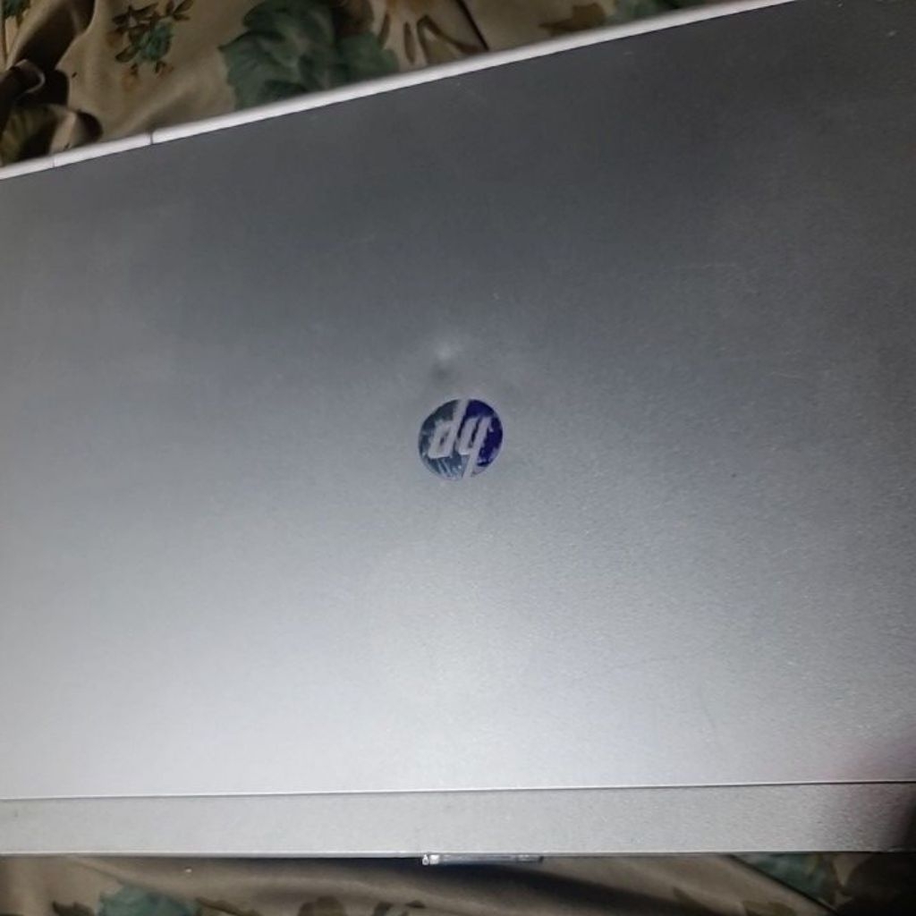 Laptop Hp Elitebook 8470p i5 3320m ngang i7 8550u ram 8gb ssd vga hd 4000 ngang gt710 học AI lol ok